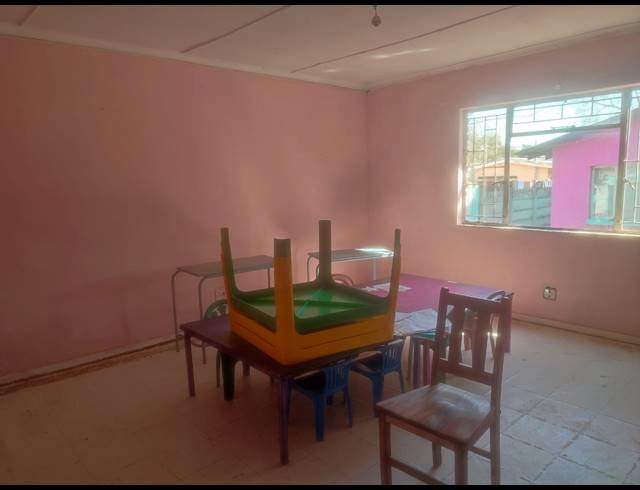 6 BEDROOM HOUSE FOR SALE IN ANNADALE